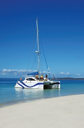 Sailing Catamaran - Blue Dolphin Tours, Hervey Bay